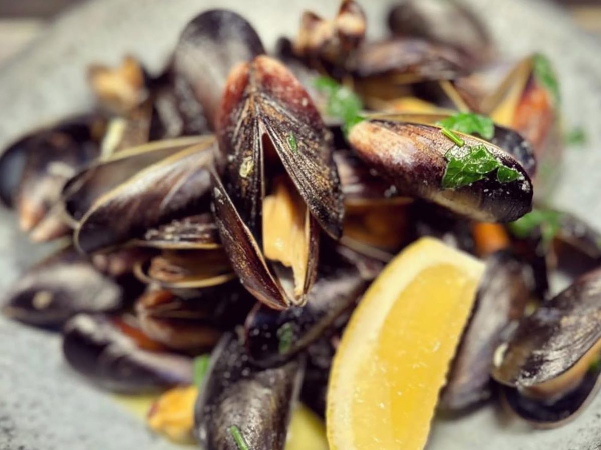 mussels at a restaurant in aldeburgh suffolk
