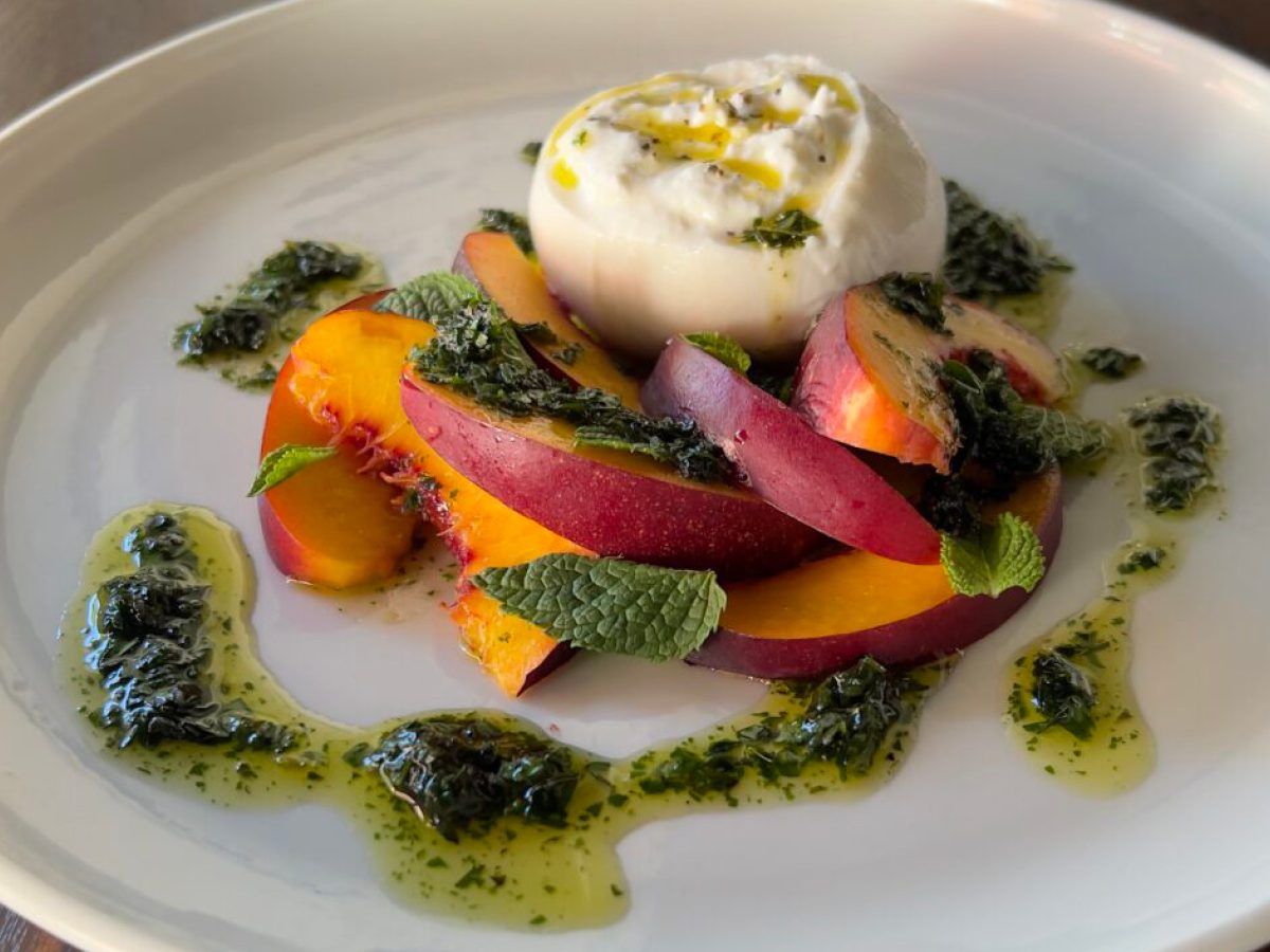 peach salad at a restaurant in framlingham suffolk